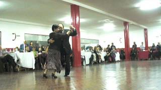 Gloria y Eduardo Arquimbau en la milonga solidaria 1