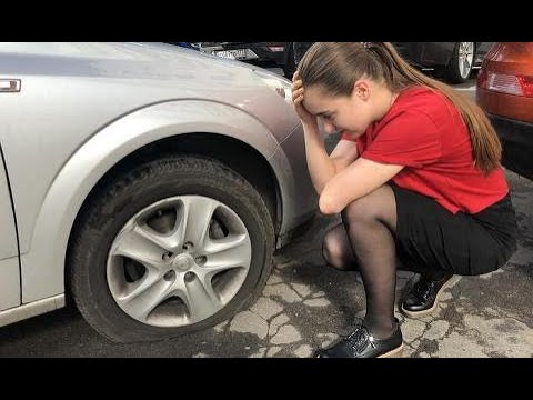 Какво се прави при спукана гума по време на движение