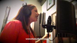 The Studio Bunker Recording Studio - Linda Lee ("I'm Done" Cover)