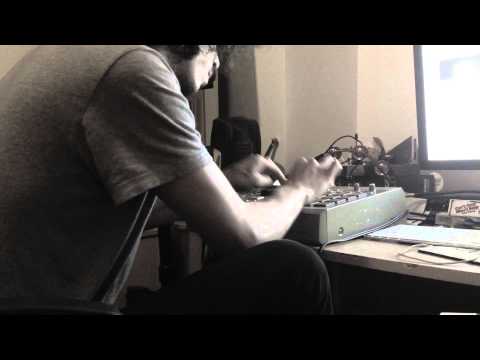 Davide 'Shorty' Sciortino - Making a beat 2 (MPC2000XL) @ RFL Studio