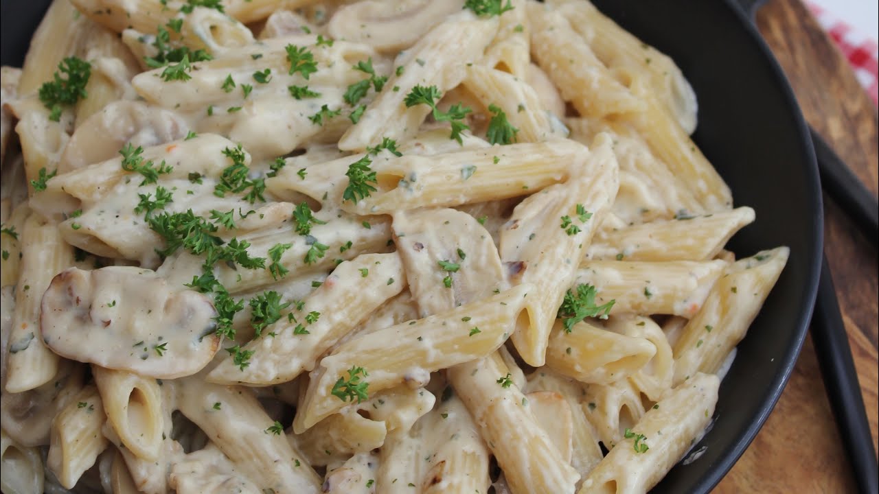 Spaghetti mit Champignon Sahnesauce - Einfache Rezepte