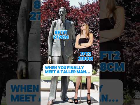 First time I felt small… #tallgirl #tallwoman #8ft11 #robertwadlow #7ft2#