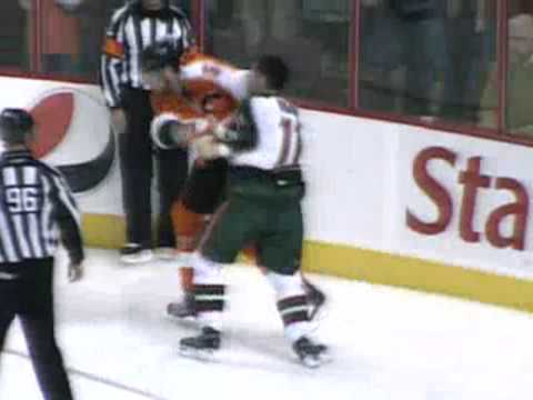 Owen Nolan vs Braydon Coburn Sep 29, 2009