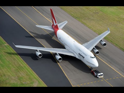 Qantas Flies Its Final 747 Farewell Flight at Sydney Airport