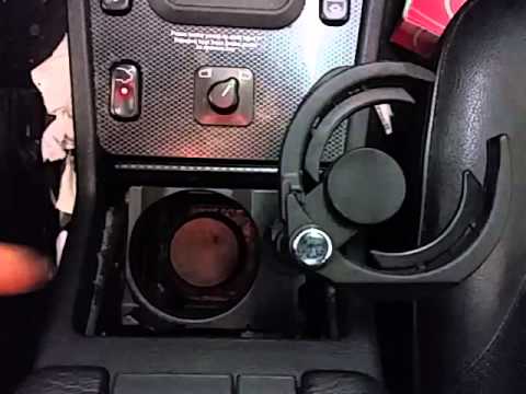 CD0347 - 1997 Mercedes-Benz C280 - Push Button Center Cup Holder