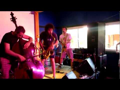 Luther Blissett - Mi piacciono troppo le mutandine rouge - Live @ Tagofest 2010