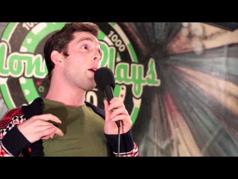 STEVEN BRIGGS - STAND UP TV SET