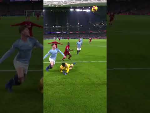#OnThisDay in 2019, Stones made this incredible goal-line clearance in our 2-1 win against Liverpool