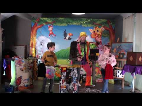 Voir la vidéo Les Dames Voyageuses - Royal Transposition