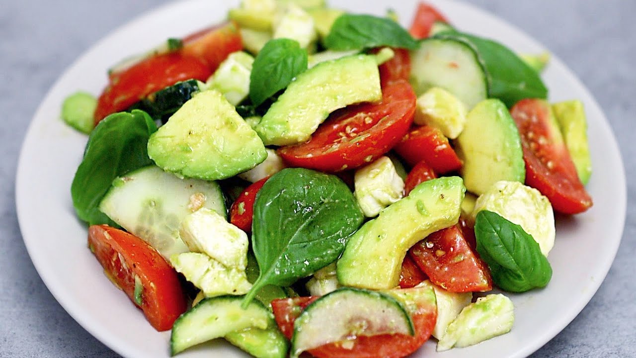 Tomaten-Basilikum-Salat mit Minze - Einfache Rezepte