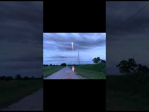 Red and green single shot#2025  #awesome #pyro #fireworks #loud #boom#crazy #insane #fyp #fypシ゚viral