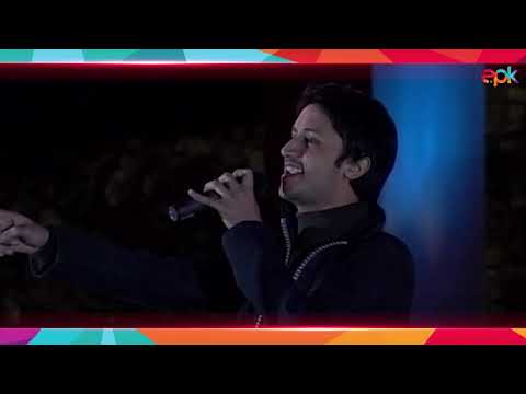 Atif Aslam Performing At 2004 New Year Celebrations | Lamhe | RK Music | JAL Band