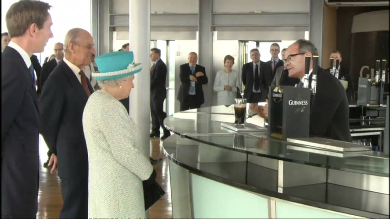 The Queen's Guinness lesson on Ireland visit thumnail