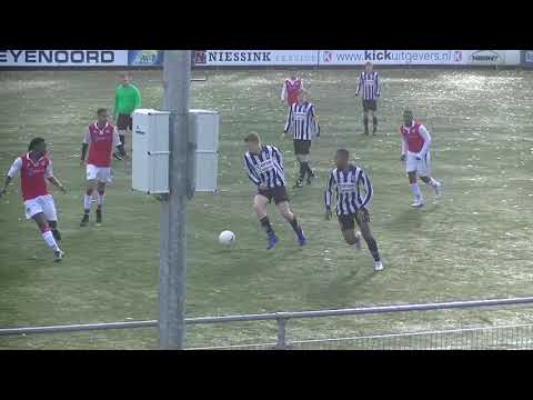 Neptunus Schiebroek JO 17-1 - Rotterdam United JO 17-1