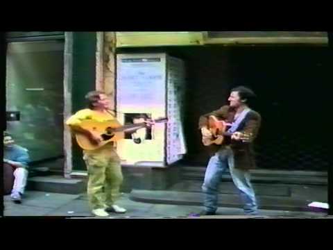 Le jour où Bruce Springsteen a joué par surprise avec un musicien de rue à Copenhague en 1988 