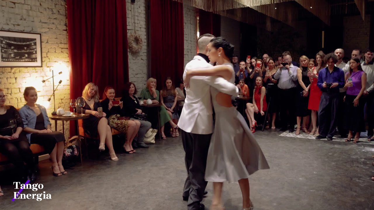 Video thumbnail for Silvina Tse and Michael Nadtochi - Milongueo Del Ayer