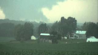 June 17th, 2010 - Southern Minnesota - AMAZING lightning barrage during violent tornadoes