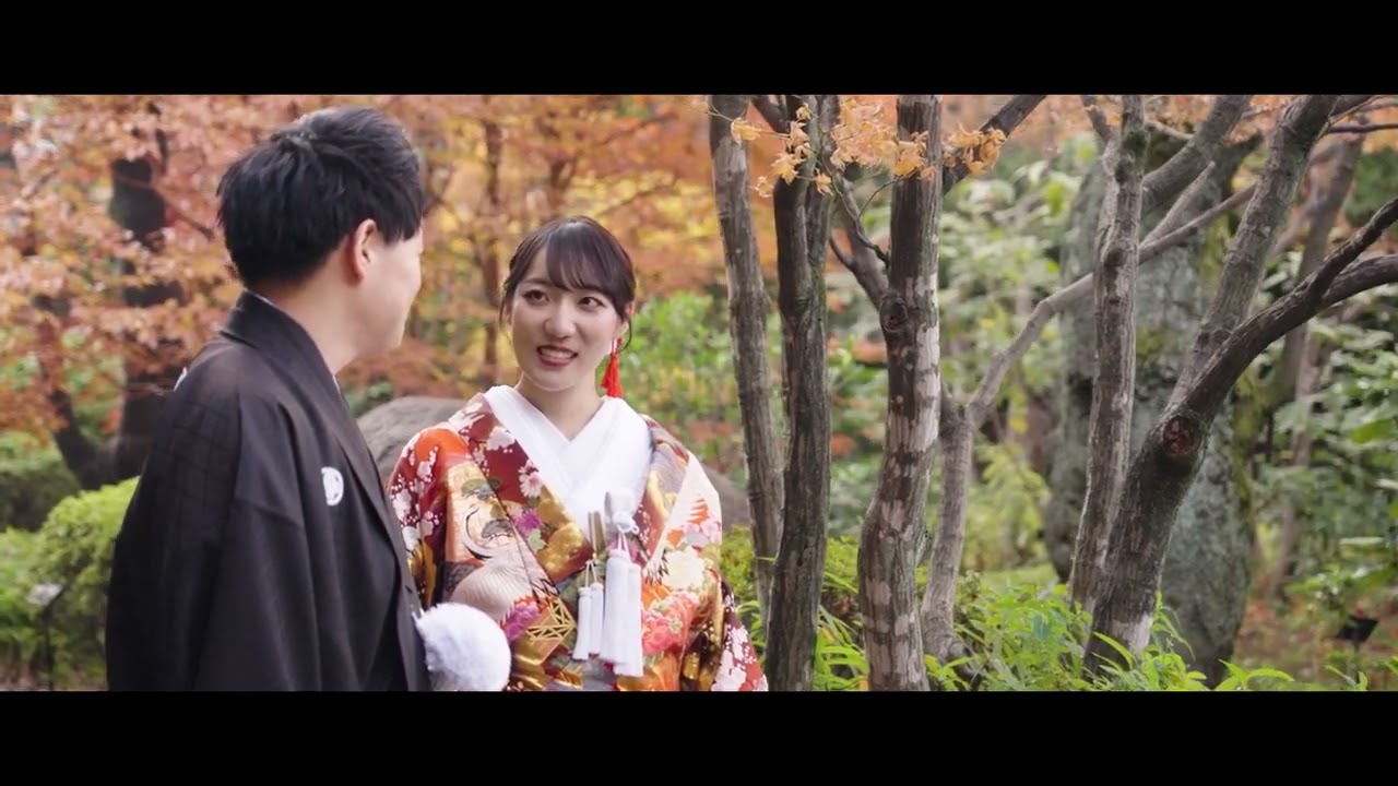 紅葉に包まれる和装前撮り/目白庭園