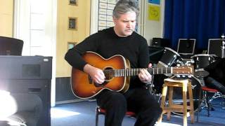 Lloyd Cole sings &#39;Don&#39;t Look Back&#39; live