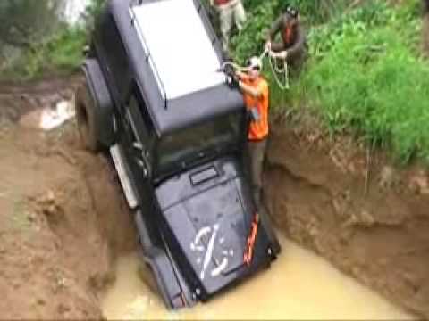 Team Trocola Jeep en pozas de barro en la Finca Tenerife PQ