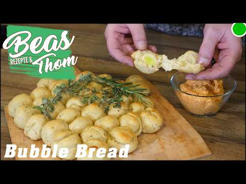 Fluffiges Bubble Bread mit Käse und Kräutern