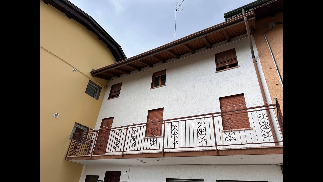 Video Roana -  Porzione di casa su più livelli T563