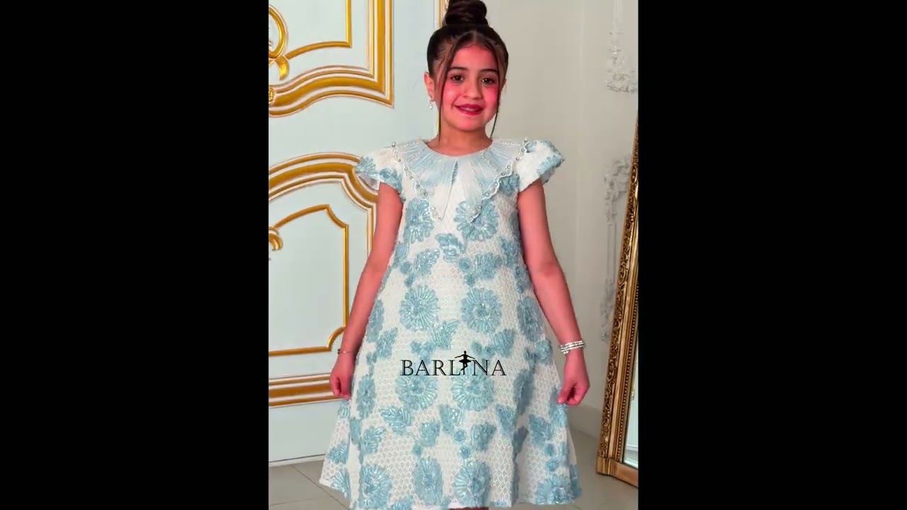 White girl's dress embroidered with blue roses - 4 years