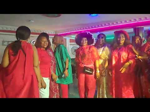 Unique Sisters Christmas Carol 2025