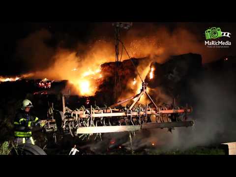 (VIDEO) 09-10-2014 Veertig hooibalen in brand in Terheijden #terheijden #brand