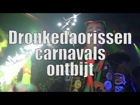 Bodempje leggen met de Dronkedaorissen  - KruikenTv