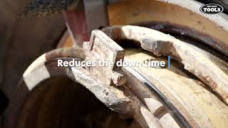 Vertical tyre change using Easy Gripper 2400 2T Compact