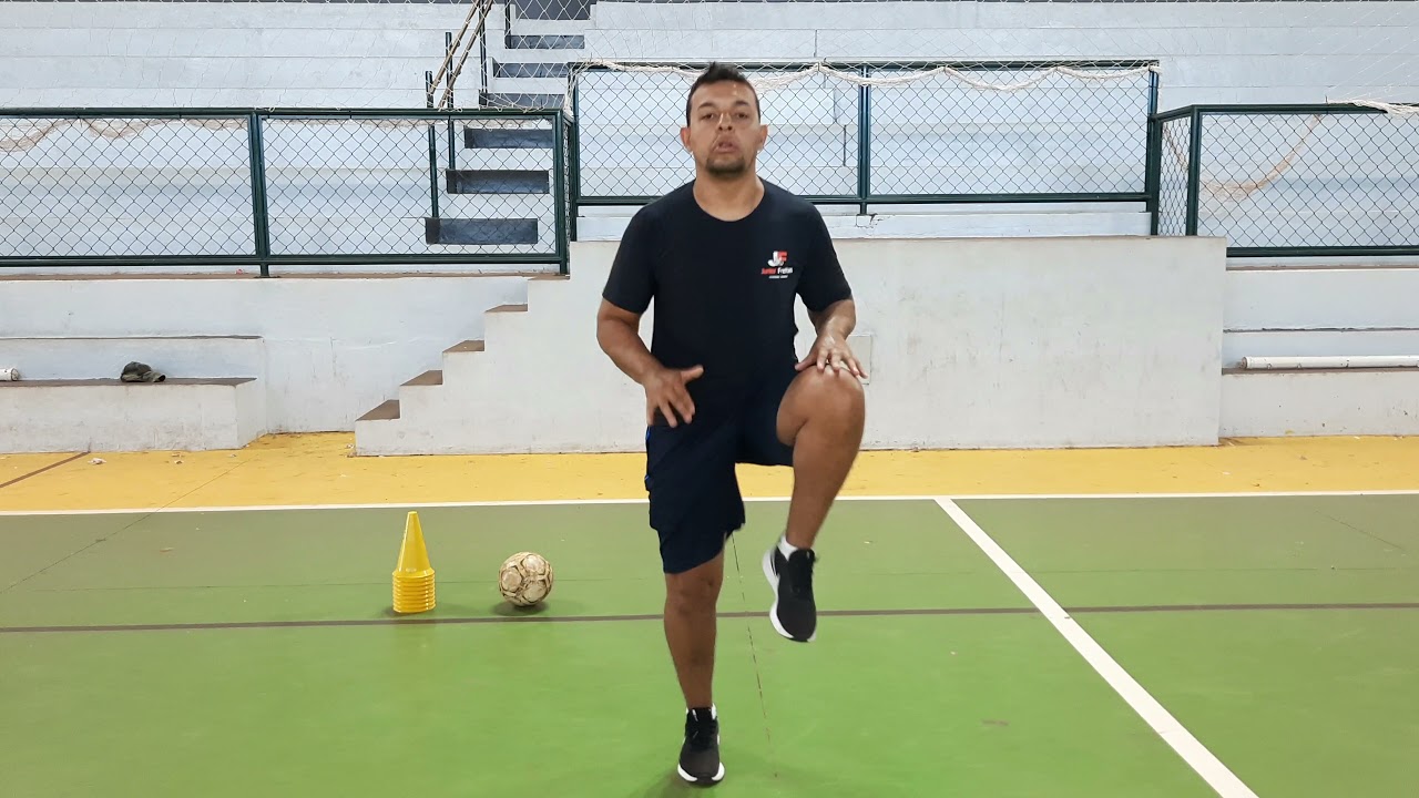 Treinamento de Futsal: Trabalho de Deslocamento e Passe Curto