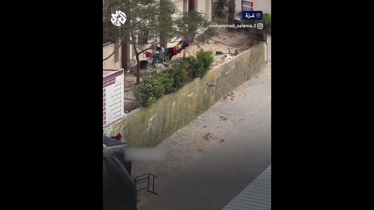 اليات اسرائيل تدمر البوابه الشمالية لمستشفى ناصر