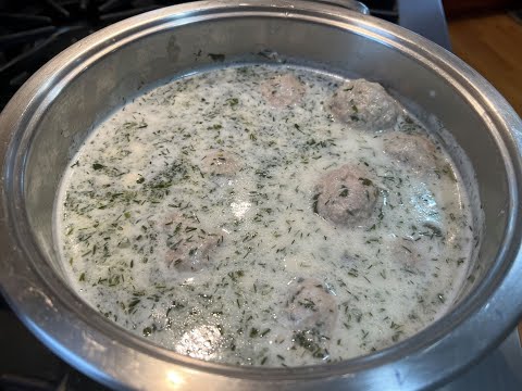 Pulpety wieprzowe w sosie koperkowym z kasza manna.Delikatne, domowe klopsiki na smietanie. Wyprobuj