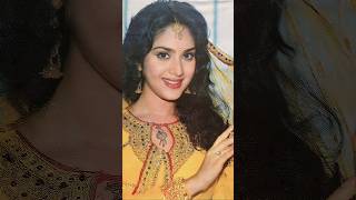 Download lagu bollywood actress minakshi sheshadri || old is gold ❤️❤️ #shorts #viral #hindisong mp3 Download lagu bollywood actress minakshi sheshadri || old is gold ❤️❤️ #shorts #viral #hindisong mp3