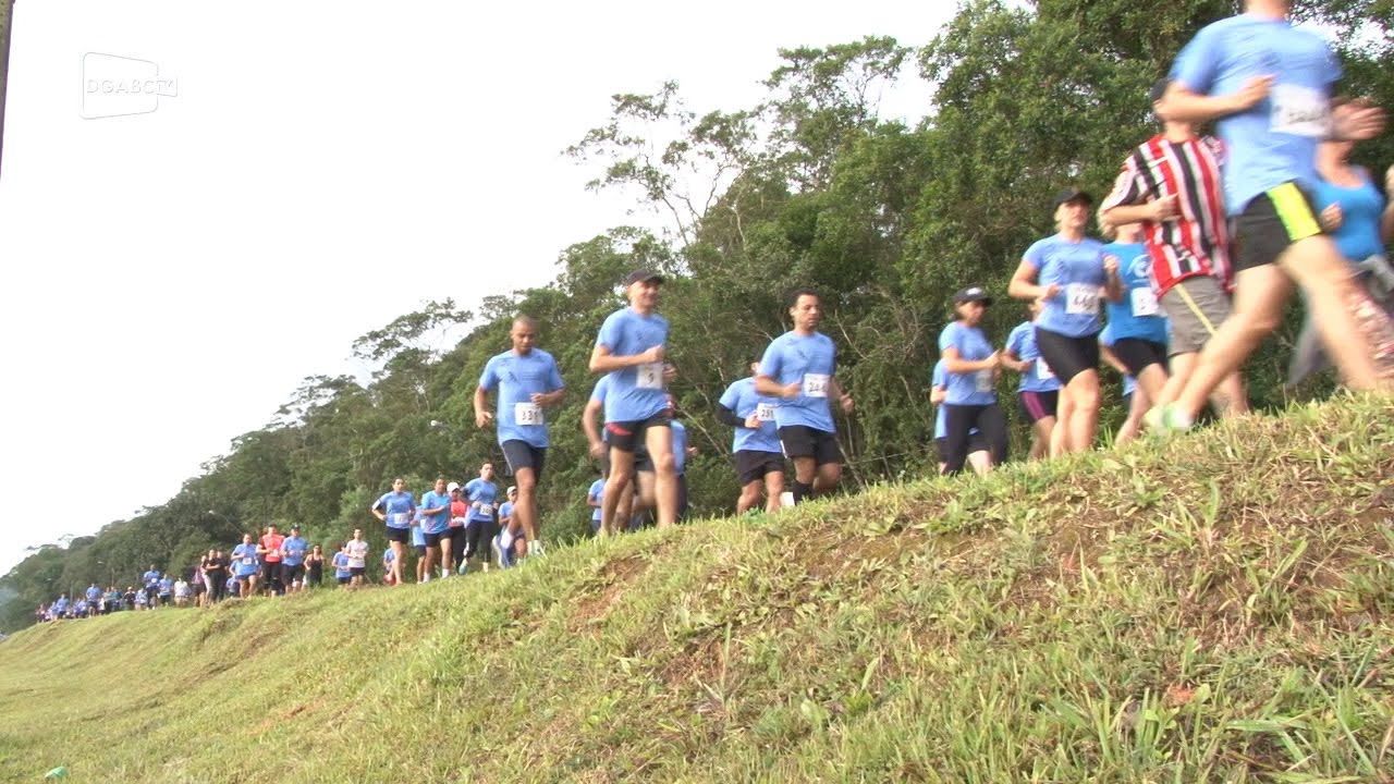 Confira melhores da estreia do Circuito de Corrida de Rua 2015; veja vídeo