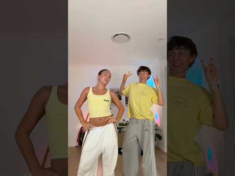 SWEET LITTLE BUMBLEBEE 🐝🤣🤭