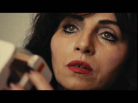 Naaz - Sirens ! (Official Music Video)