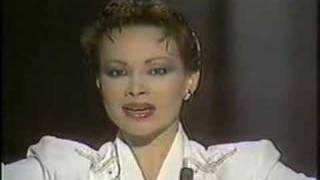 PALOMA SAN BASILIO, LA HIEDRA, LIBRE