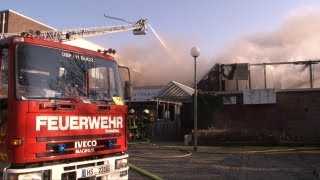 preview picture of video 'Grote brand legt zwembad in de as'