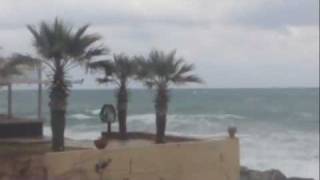 preview picture of video 'Winter Waves off the coast of Crete'