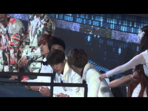 (Fancam) 121229 Beast Audience Box Beginning @ SBS Gayo Daejeon