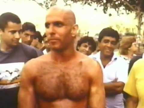 juliano mer khamis - street show