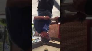 Glenn Tilbrook SQUEEZE Signing Autographs Team Derek