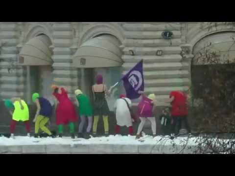 Pussy Riot En la pLaza rOja cancion putin zassal