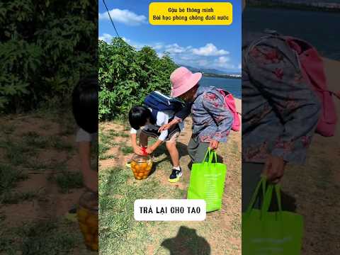 Cậu bé ngoan bỗng nổi loạn, Giật bình rượu của bà lão đáng thương #Shorts