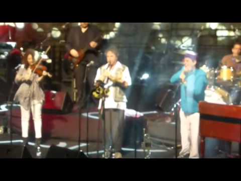 Ohi ohi yo yo yo yoi, The Klezmatics with Joshua Nelson