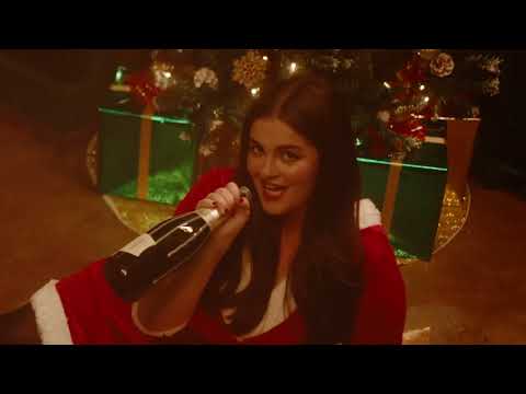 Jillian Rossi - Ms. Claus (Official Music Video)