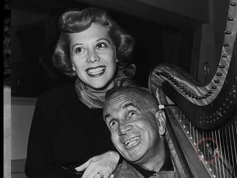 Al Jolson and Dinah Shore on Kraft Music Hall 16 Dec 1948 - video podcast