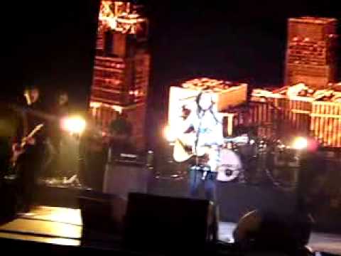 Amy Macdonald - Spark (live).MP4